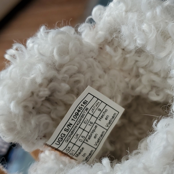 Ugg  NWT. Flash - Picture 6 of 6